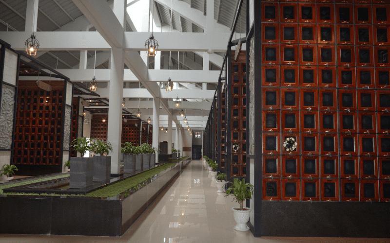 Dịch vụ lưu tro cốt trọn gói năm Bính Ngọ cần bao gồm những gì?