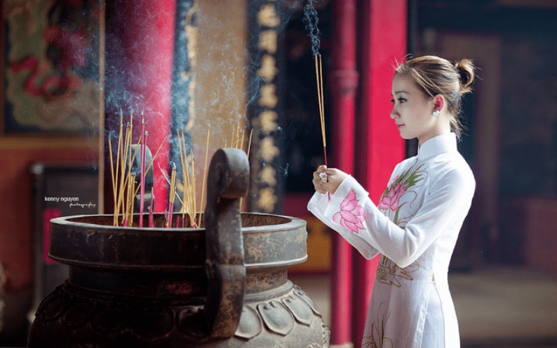 Đổi hũ đựng tro cốt: Khi nào là cần thiết và khi nào nên cân nhắc