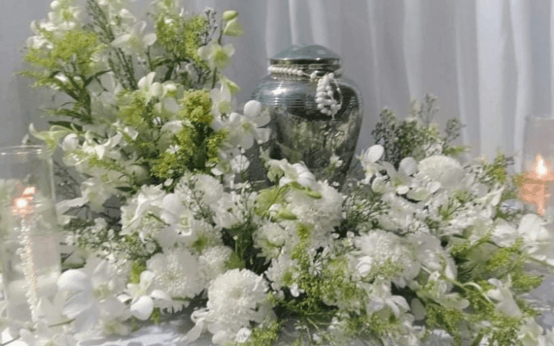 Khắc ảnh lên hũ tro cốt – Ý nghĩa và lưu ý khi thực hiện