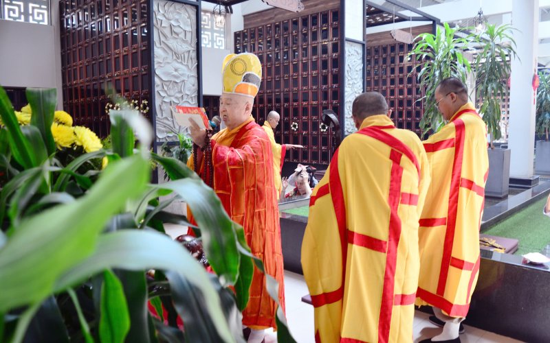 Hướng dẫn nghi lễ cúng 100 ngày sau hỏa táng tại tháp lưu giữ